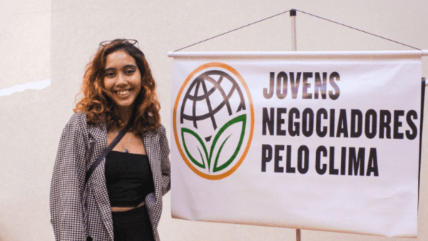 Amanda Menezes, uma das jovens que integram o programa Jovens Negociadores pelo Clima / Reprodução Linkedin.